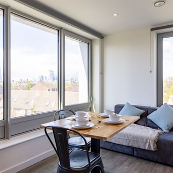 Silver Skyline En Suite - Image 8
